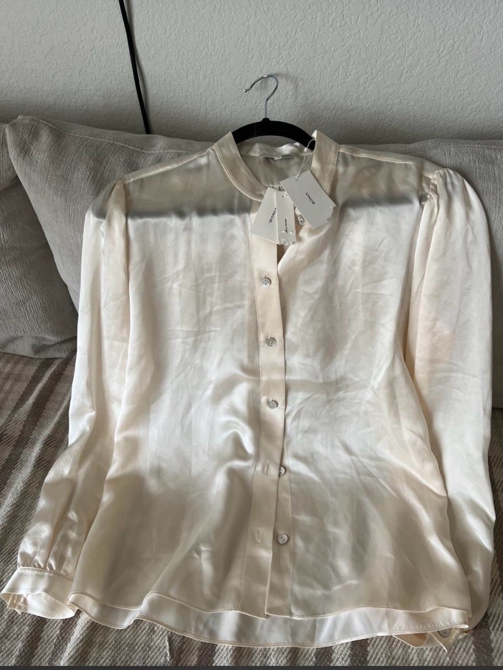 Vince 100% Silk Button-Front Blouse in Ivory Size M - Picture 7 of 10